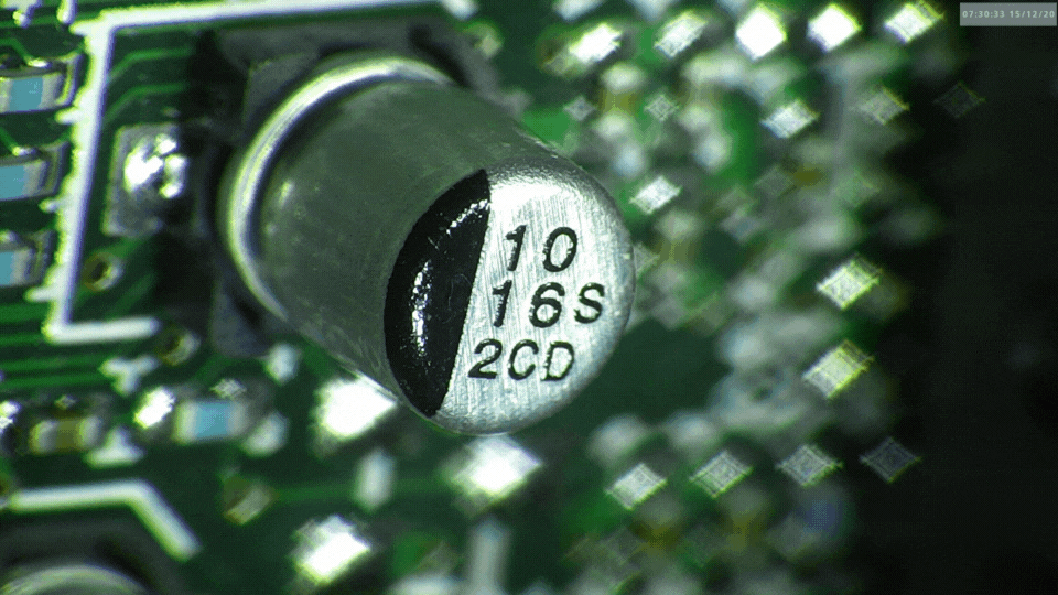 360 viewer pcb component GIF of manual inspection of PCB part using 360' degree viewer