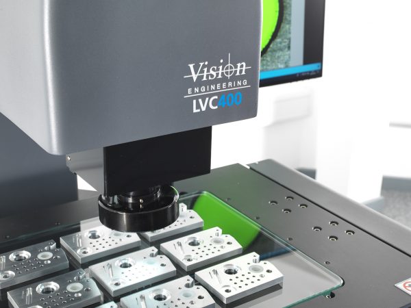 Palletisation of parts being measured with an LVC400 video measuring system
