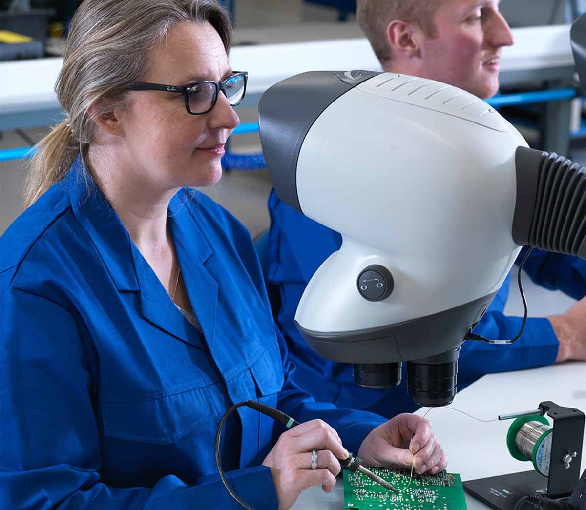 Mantis-electronics-application-product-finder-1200x1045px