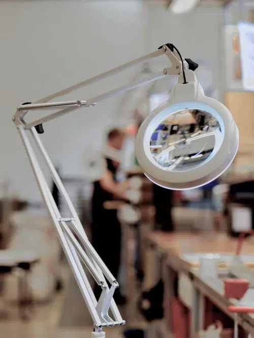 LFM LED LG Industry 06-500×664 LED bench magnifier in a workshop
