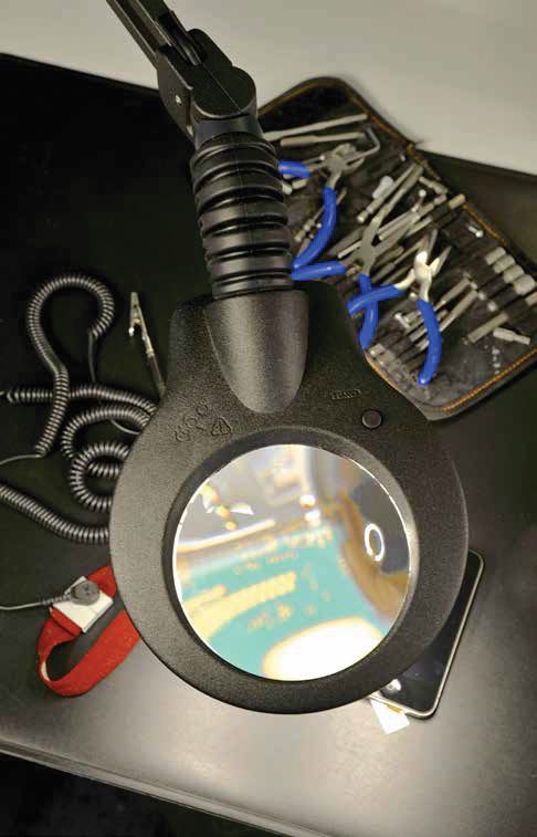 Vision LUXO viewing items on a work bench