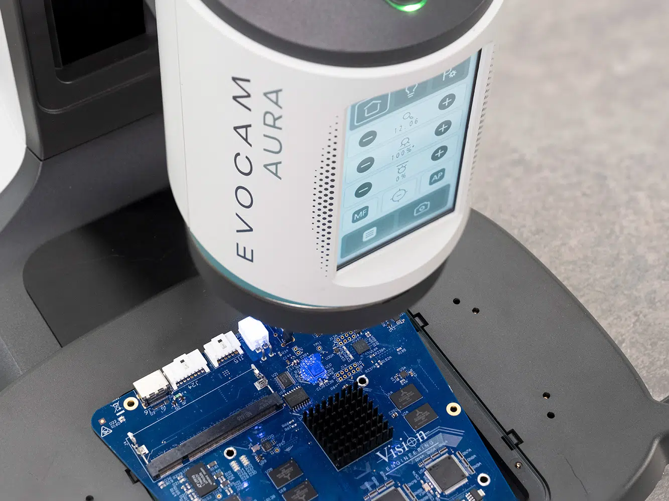 AURA-Touch-UV-1333×1000 Inspection of electronics PCB using EVO Cam AURA digital microscope